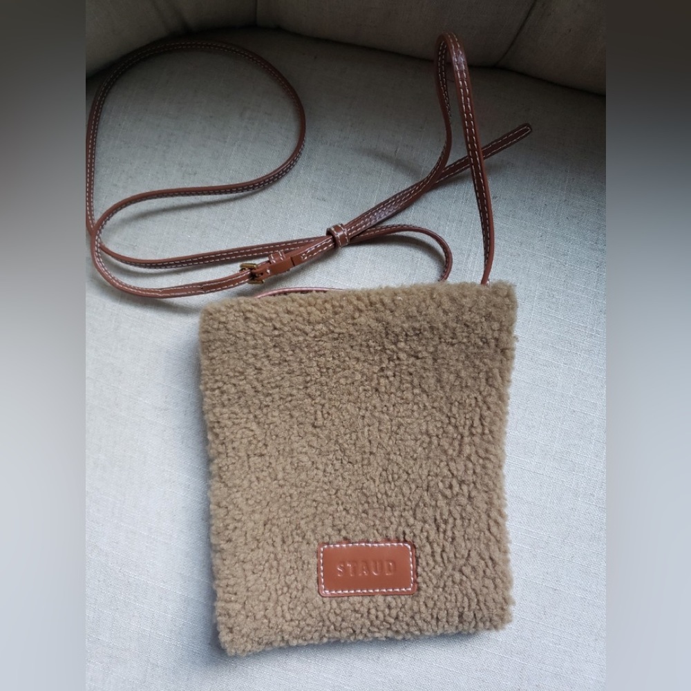 Brand New STAUD Shearling Eve Phone Crossbody Bag - Picture 5 of 16